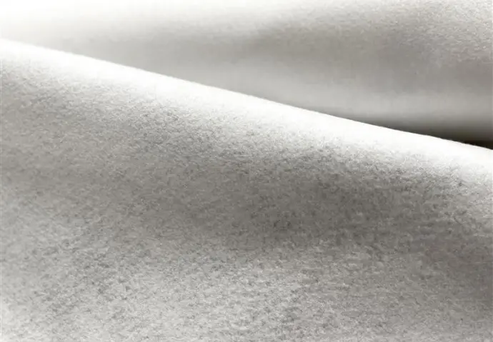 Geotess 300, GRK5, 300 g/m2 nem szőtt geotextília tekercs, 6 m x 100 m, fehér